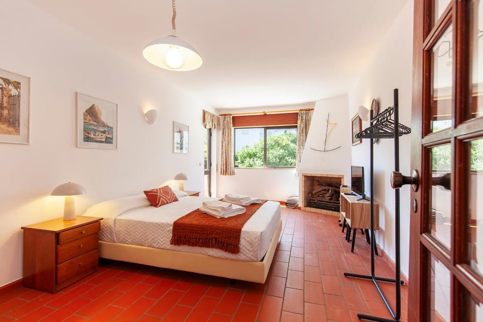 Living room, Photo of the whole room, Bedroom