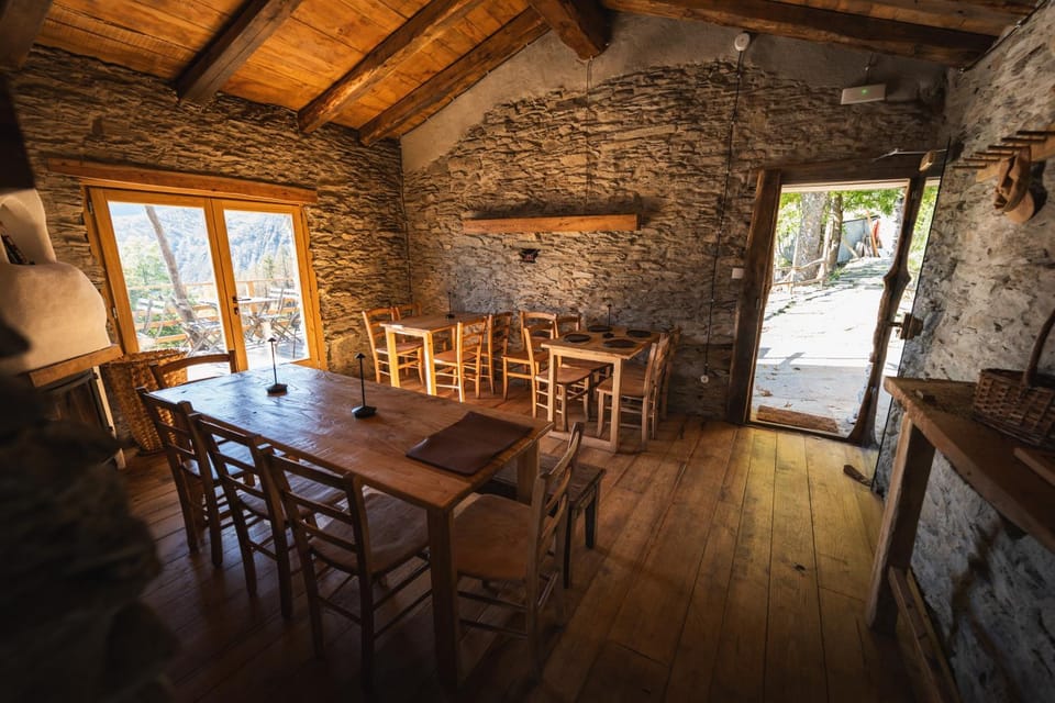 Lounge or bar