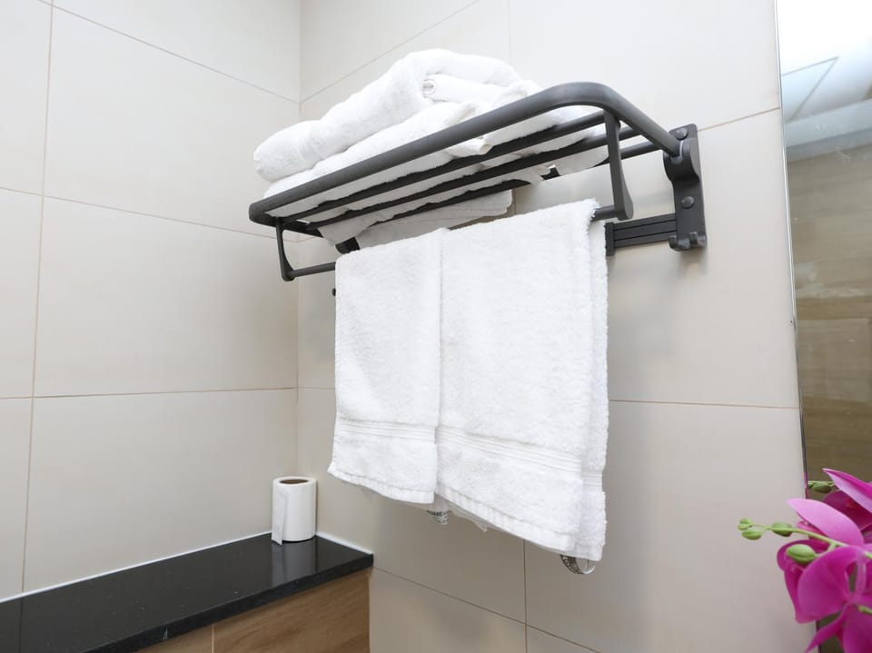 Bathroom, towels
