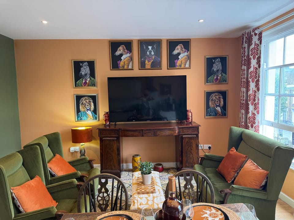 Jett Joy Apartment in Scotland