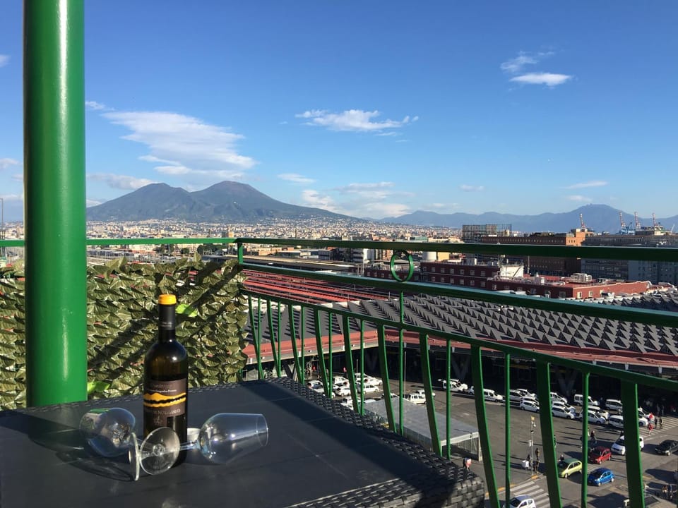 Patio, Nearby landmark, Natural landscape, Balcony/Terrace, City view, Landmark view, Mountain view