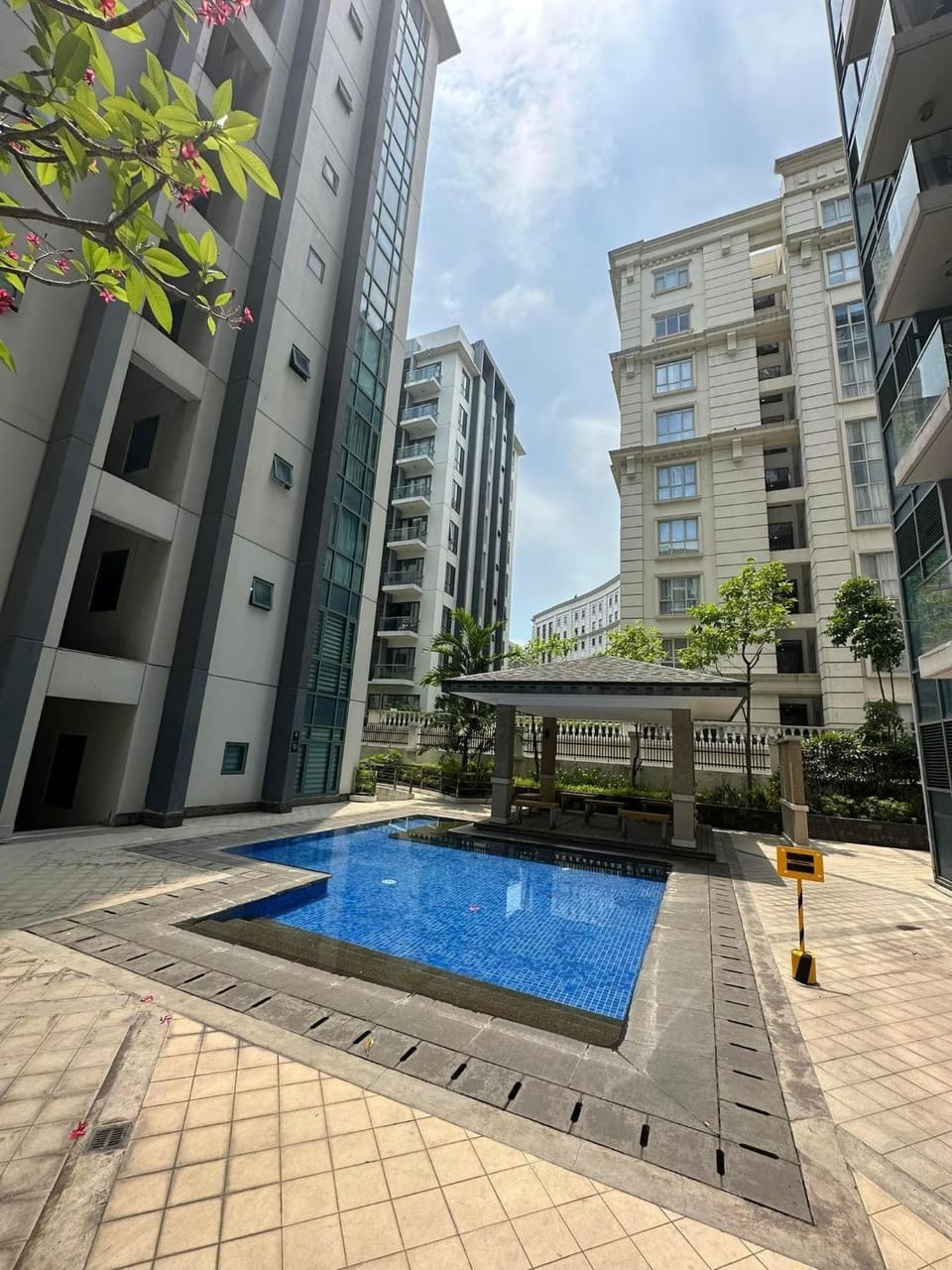 Walking Distance Condo Across Naia T3 Airport Bed and Breakfast in Pasay