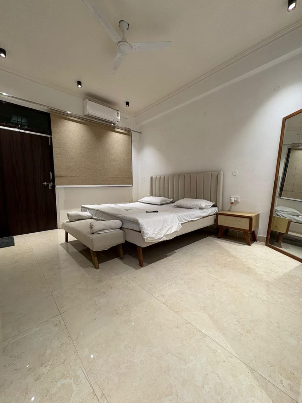 Photo of the whole room, Bedroom