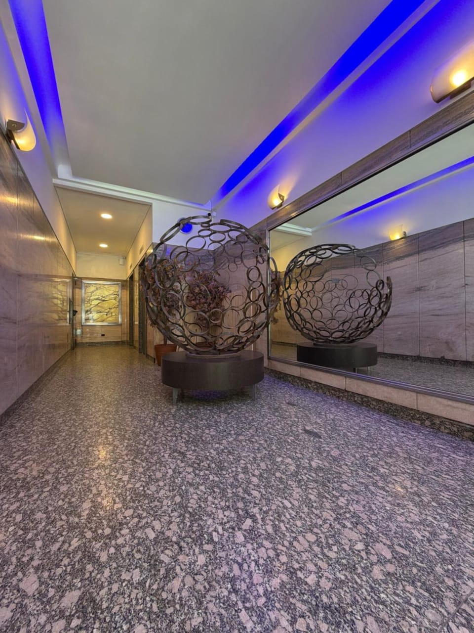 Lima suites departamento a 200 mts del obelisco y cerca de Av De Mayo, EDIFICIO CON CAPACIDAD PARA CONTINGENTE Apartment in Buenos Aires