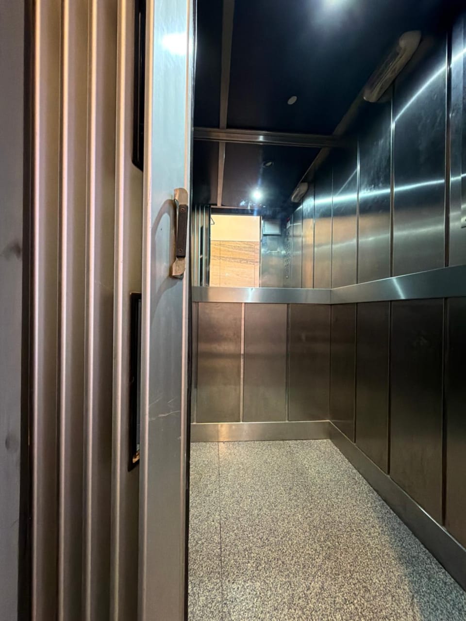 Lima suites departamento a 200 mts del obelisco y cerca de Av De Mayo, EDIFICIO CON CAPACIDAD PARA CONTINGENTE Apartment in Buenos Aires