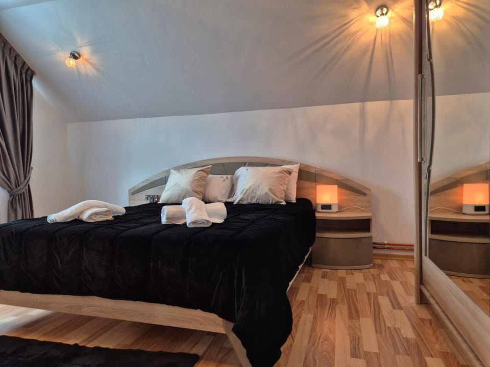 Bed, Photo of the whole room