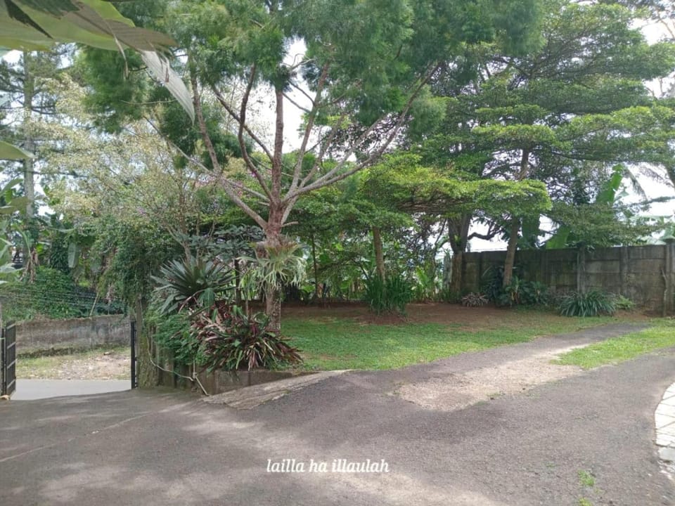 Nyaman disini Villa in Cisarua