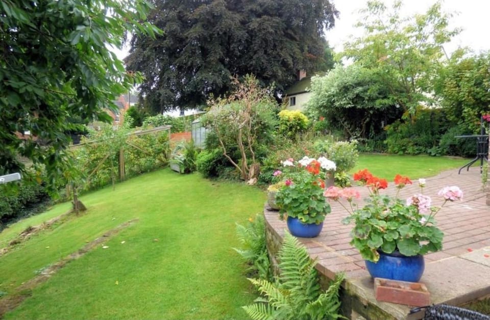 Village Cottage 5 minutes to Alton Towers House in Staffordshire Moorlands District