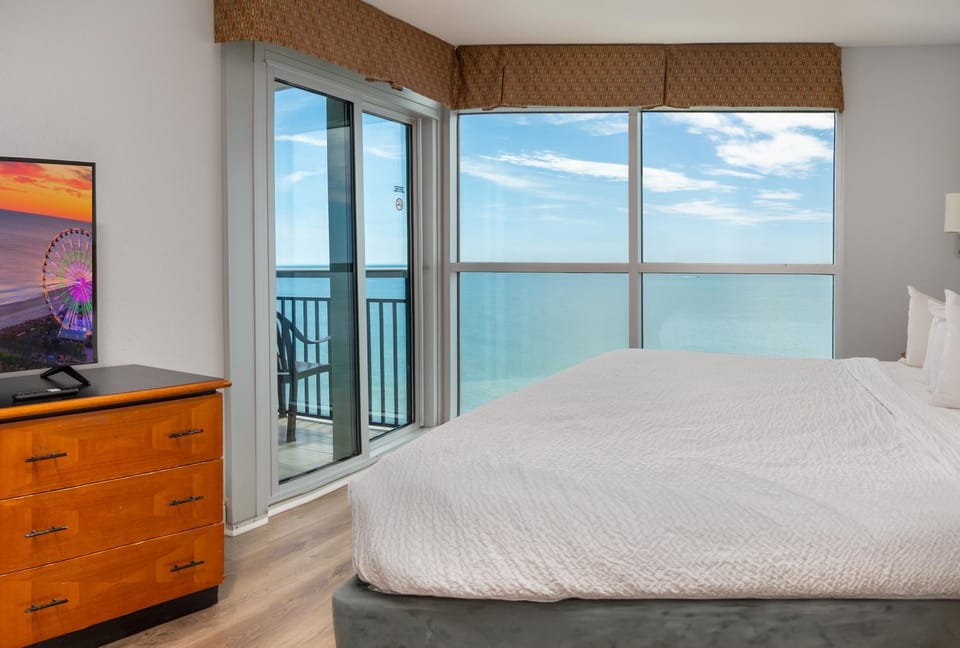 Glass Bottom Apartment hotel in North Myrtle Beach