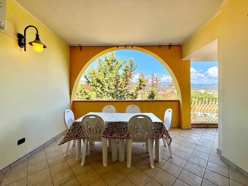 Natural landscape, View (from property/room), Balcony/Terrace, Dining area