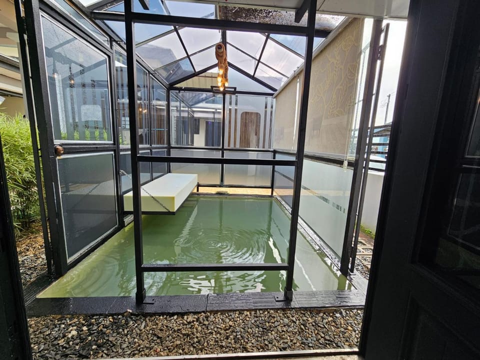 Garden, Swimming pool