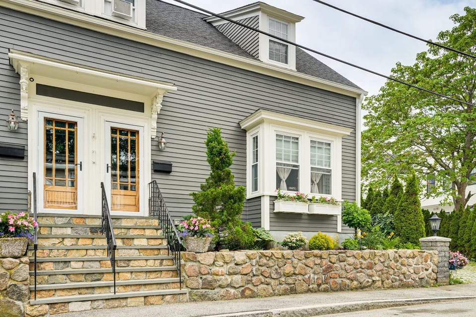 North Shore Townhome: 1 Mi to Singing Beach! House in Manchester-by-the-Sea