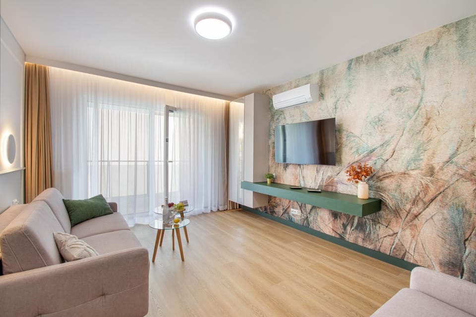 TV and multimedia, Living room, Seating area, Evening entertainment