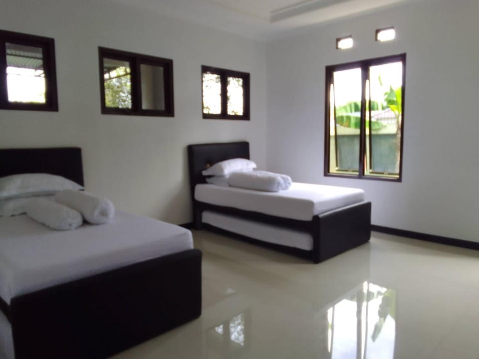 Happy family villa Villa in Cisarua