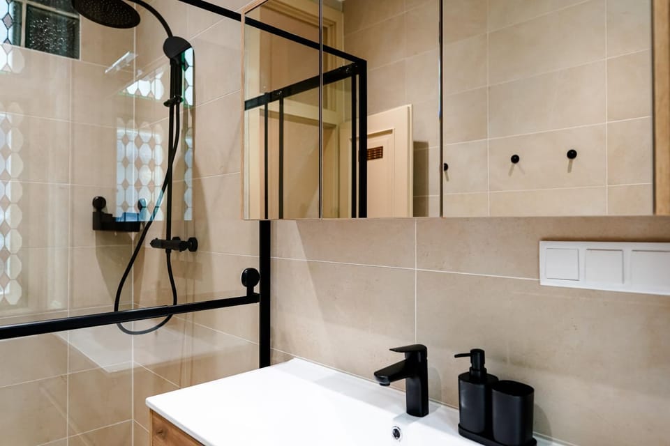 Shower, Bathroom