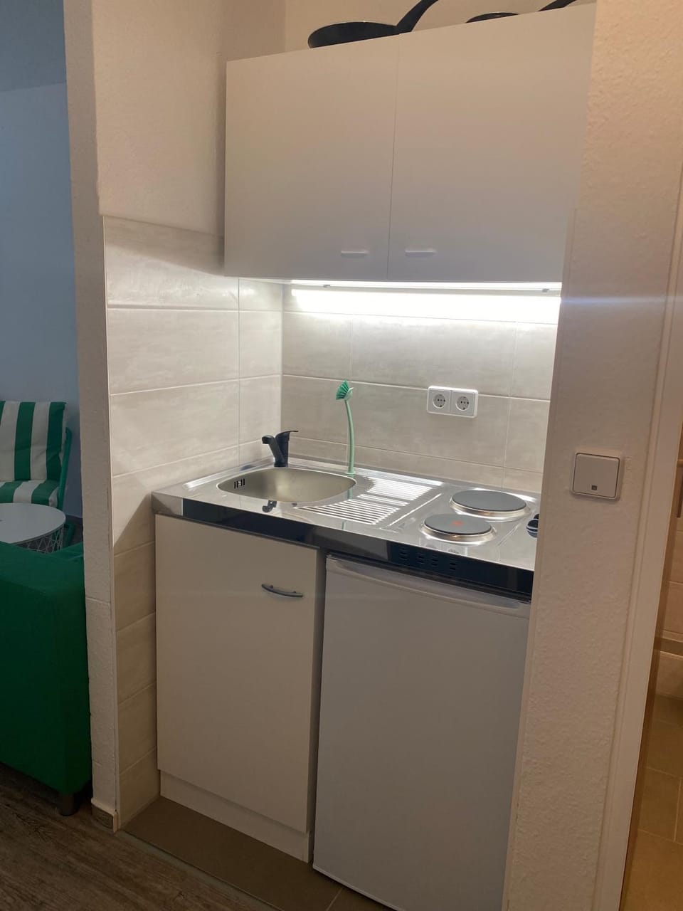 Kitchen or kitchenette, stove, kitchen, kitchen