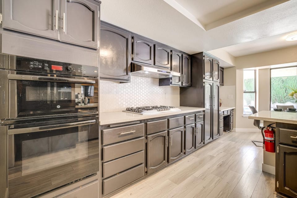 6 Mi to Las Vegas Strip: Home w/ Pool & Patio! House in Paradise