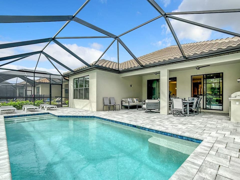 Pool view, Swimming pool