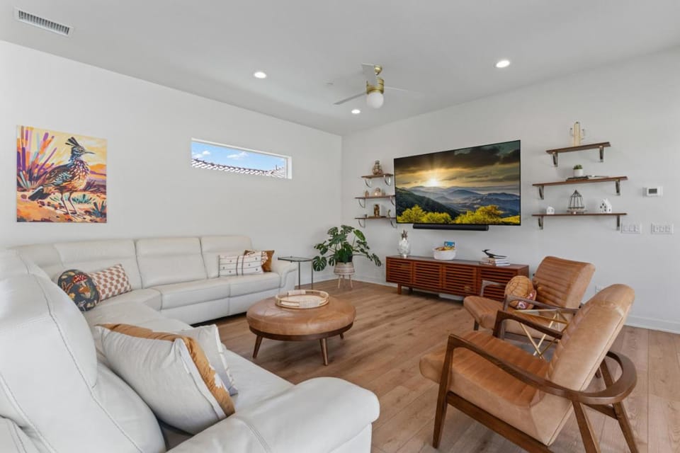 PGA Signature Santa Rosa MNT Views Luxe Furnishings Walk to ERNIES House in La Quinta