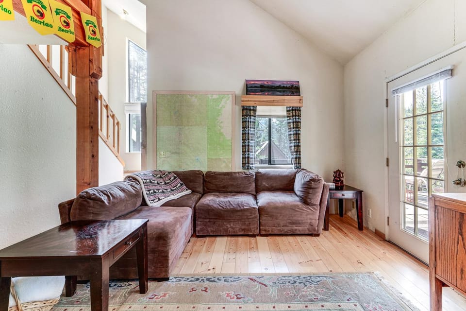 6 Mi to Downieville Downhill: Cabin w/ Mtn Views Cabin in Sierra Nevada