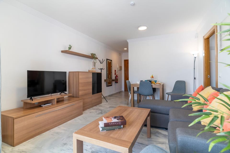 Bathroom, Lounge or bar, Photo of the whole room, Decorative detail, Decorative detail, Guests, Swimming pool, Seasons, children, older children, Family, Bath, heating, toaster, towels, washing machine, kitchen, kitchen, air conditioner, air conditioner