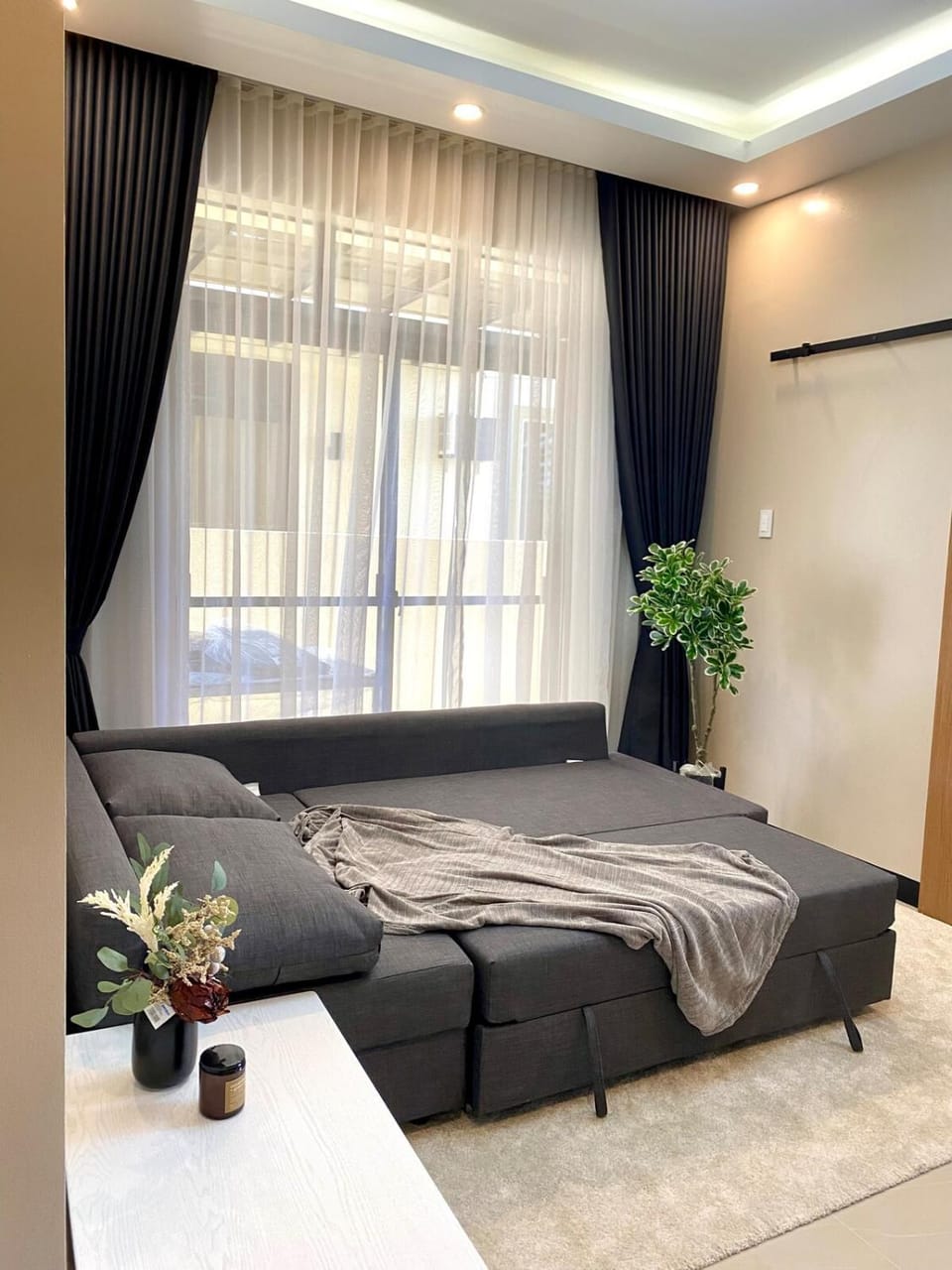 Bed, Living room