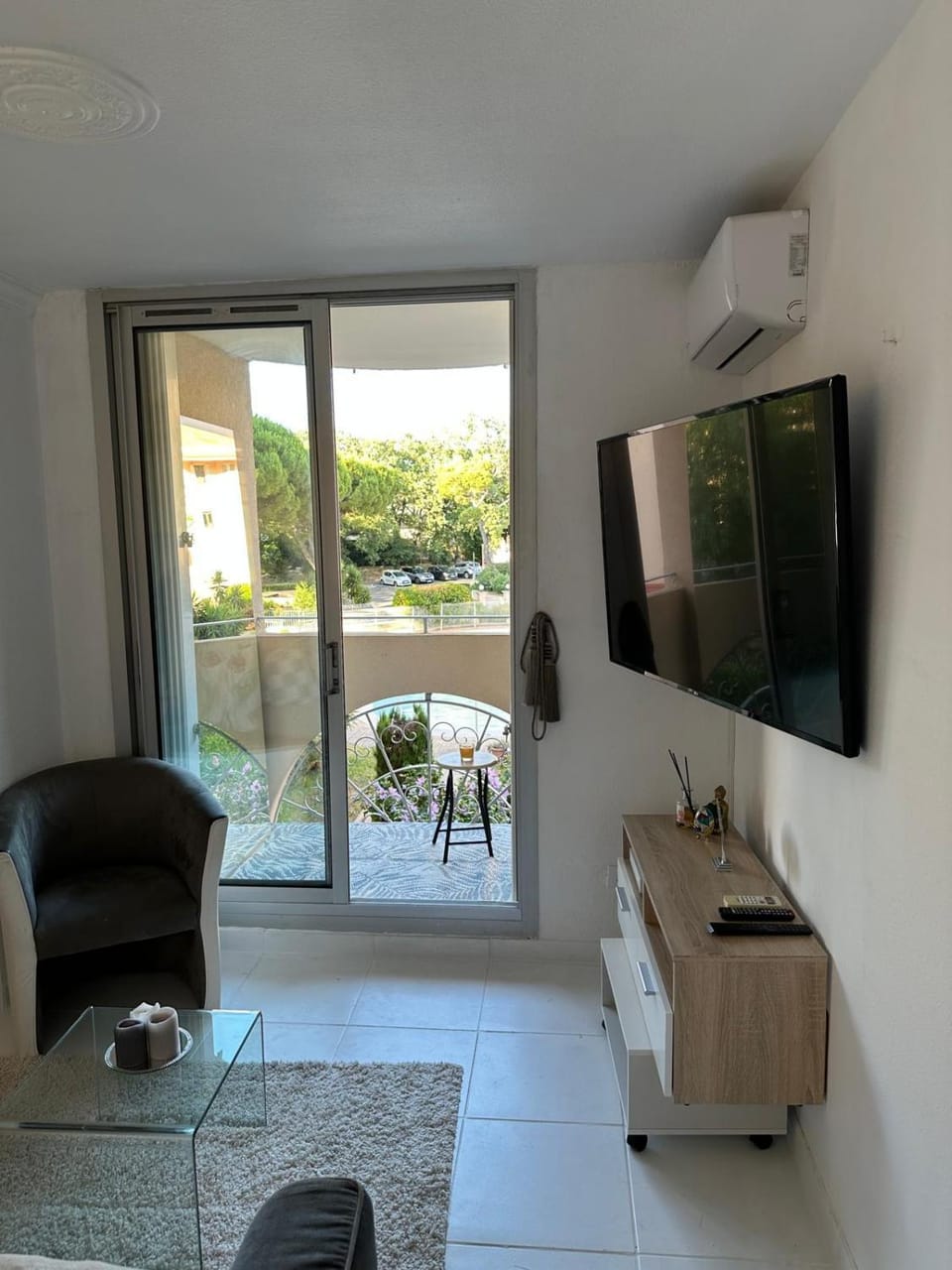 Communal lounge/ TV room, Living room