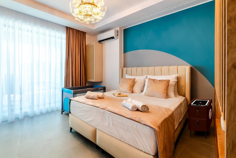 Bed, Photo of the whole room, wardrobe, air conditioner