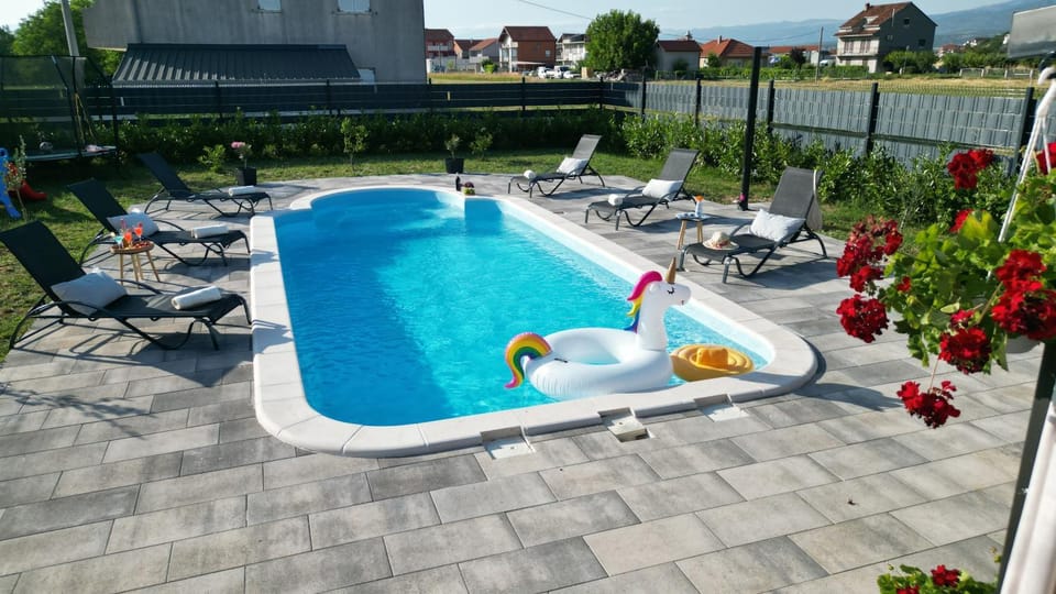 Day, Garden view, Pool view, Swimming pool, sunbed