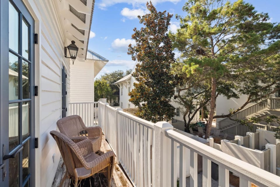 90 N Cartagena Carriage House by 30A Escapes Bed and Breakfast in Rosemary Beach