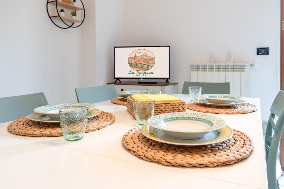 TV and multimedia, Dining area
