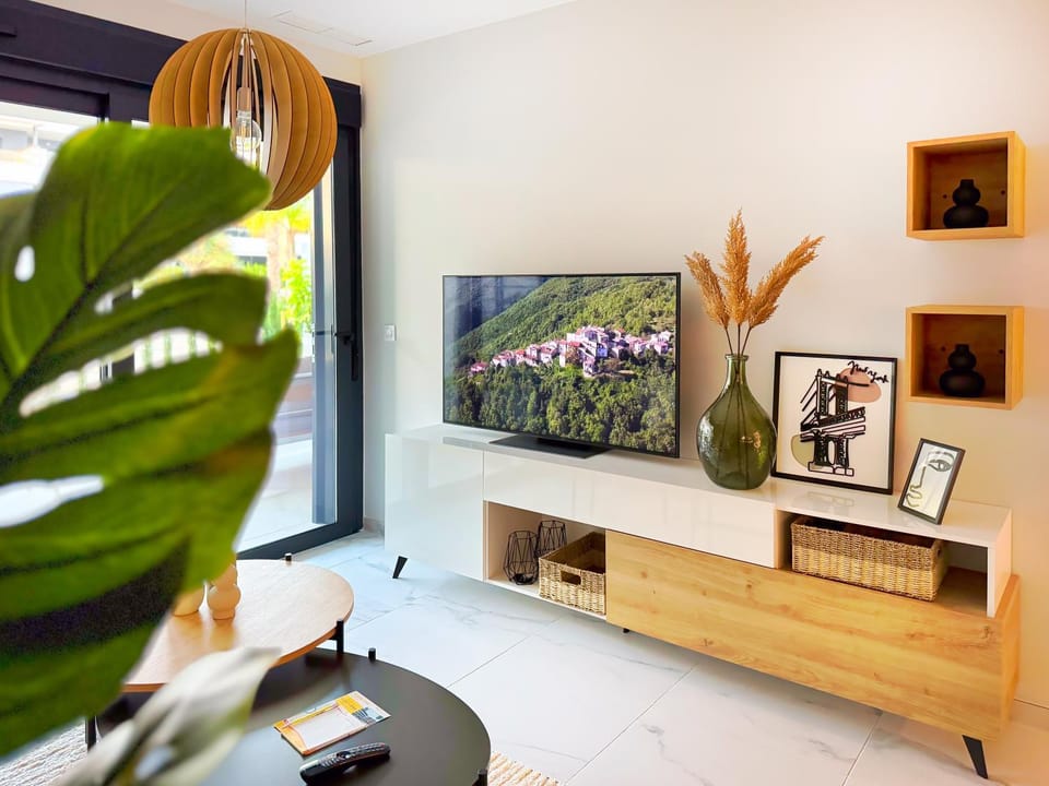 TV and multimedia, Living room, wardrobe
