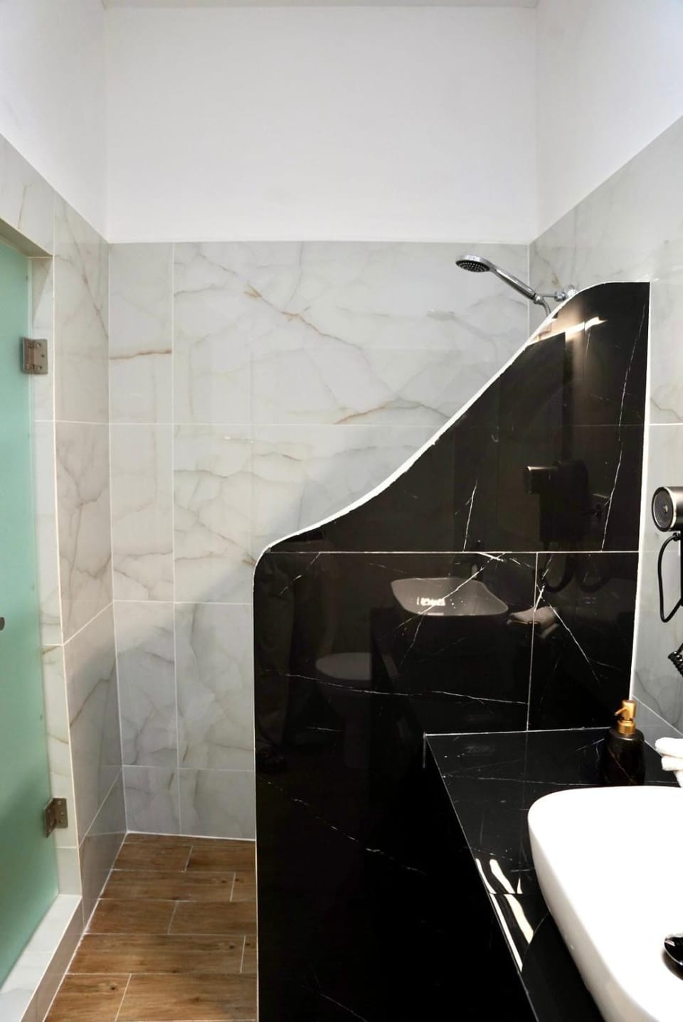 Large apartment in Ermoupoli Apartment in Decentralized Administration of the Aegean