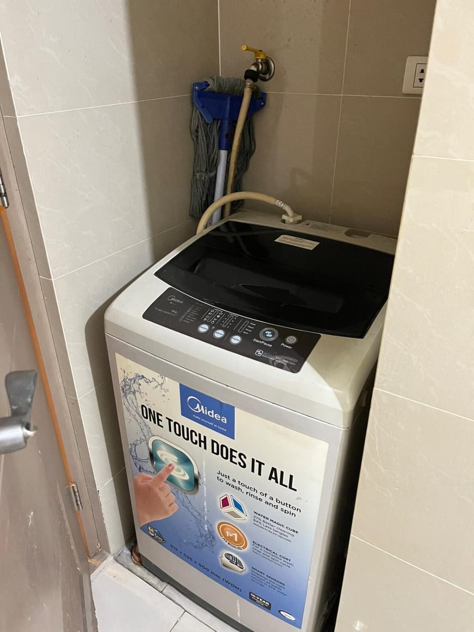 Kyendenz Condotel-Across Naia T3 Pool View with Wifi Apartment in Pasay