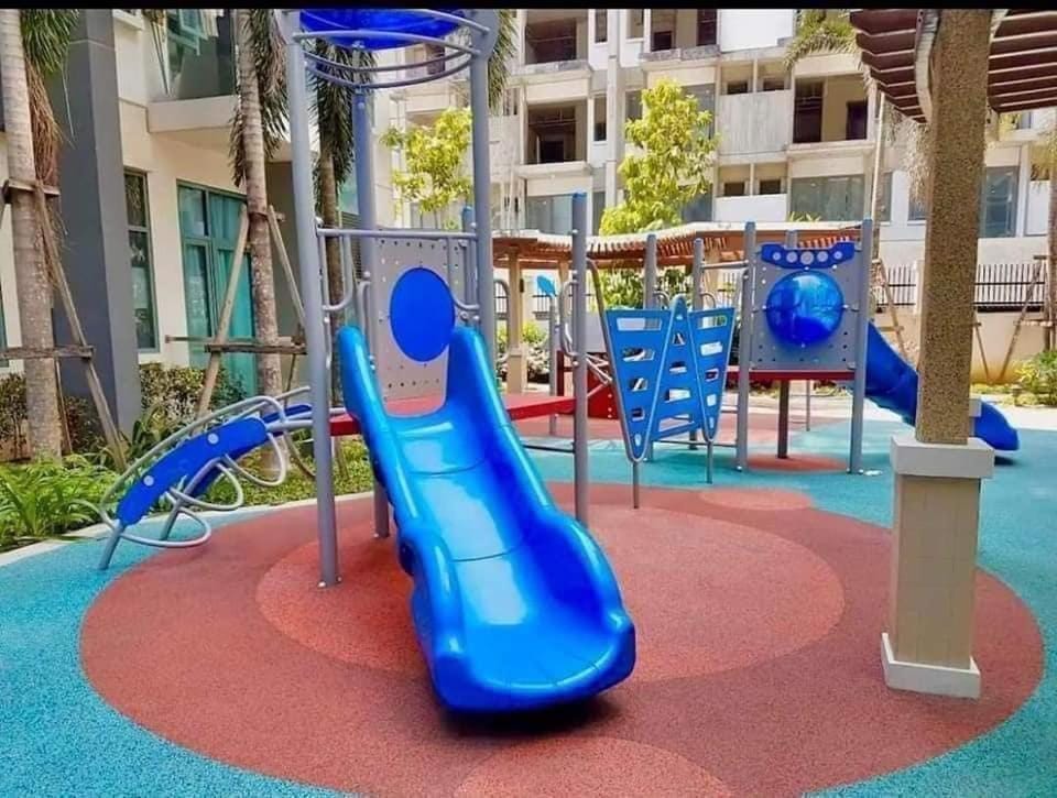 Kyendenz Condotel-Across Naia T3 Pool View with Wifi Apartment in Pasay