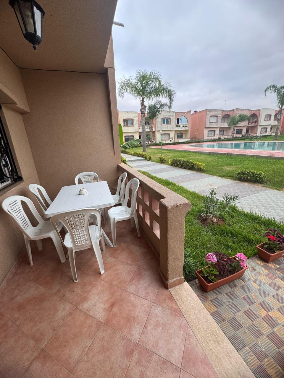 Patio, Garden, Dining area, Garden view