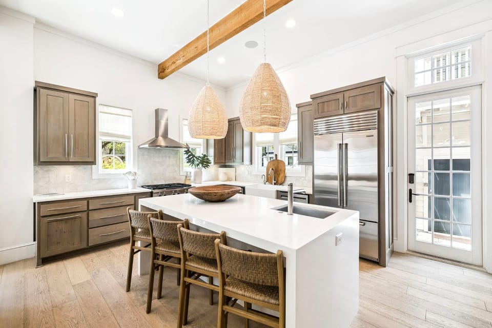 Kitchen or kitchenette, Seating area, kitchen
