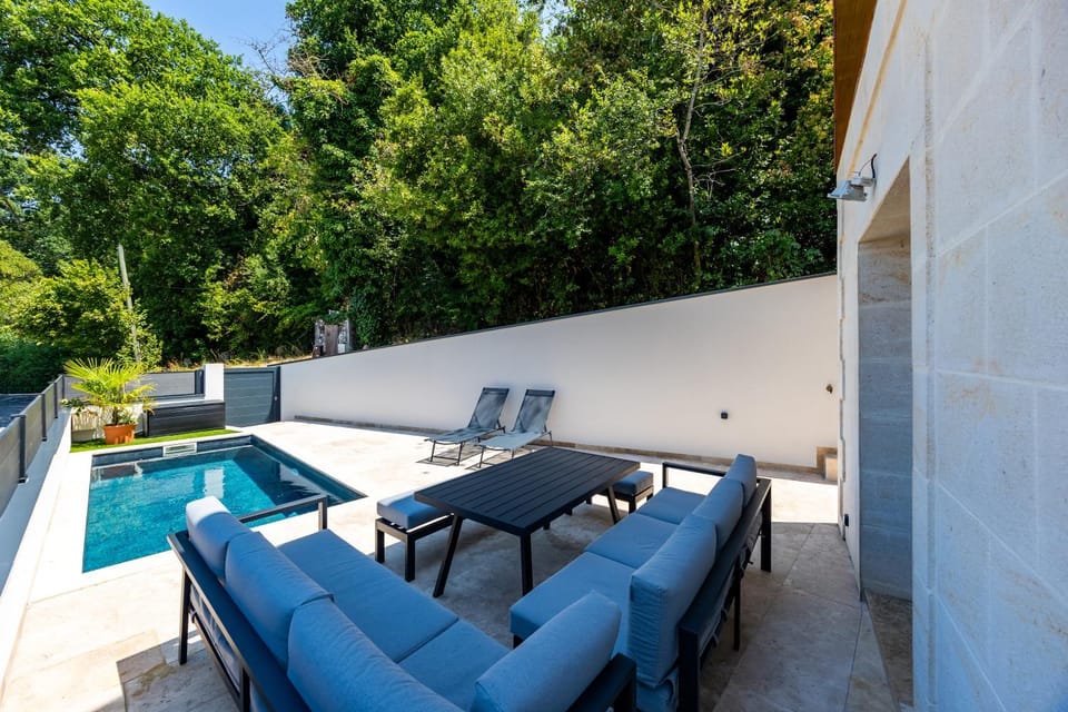 Maison familiale avec piscine & vue sur Bordeaux House in Nouvelle-Aquitaine