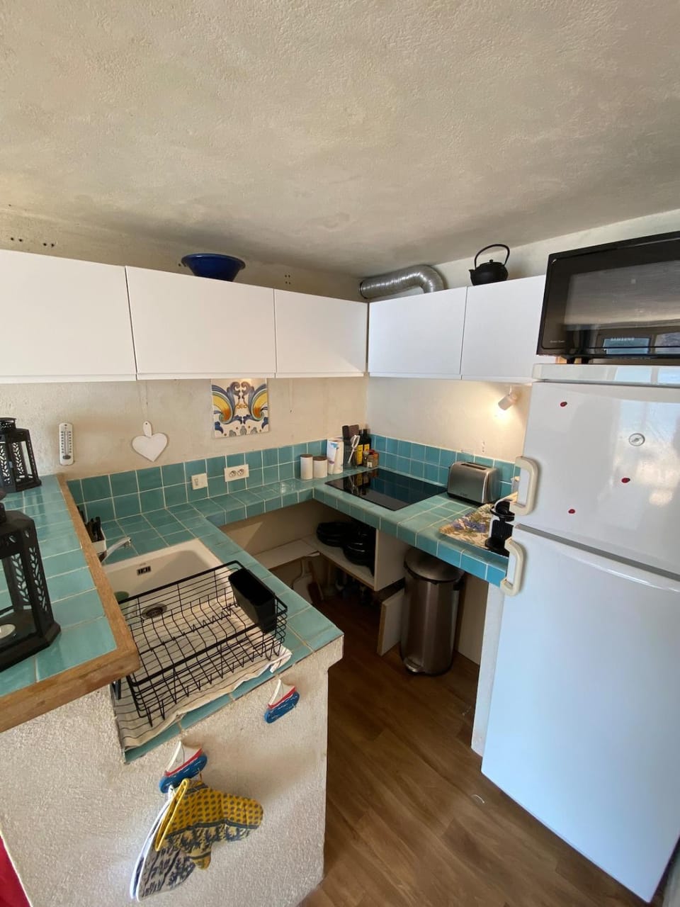 Kitchen or kitchenette, oven, stove, toaster