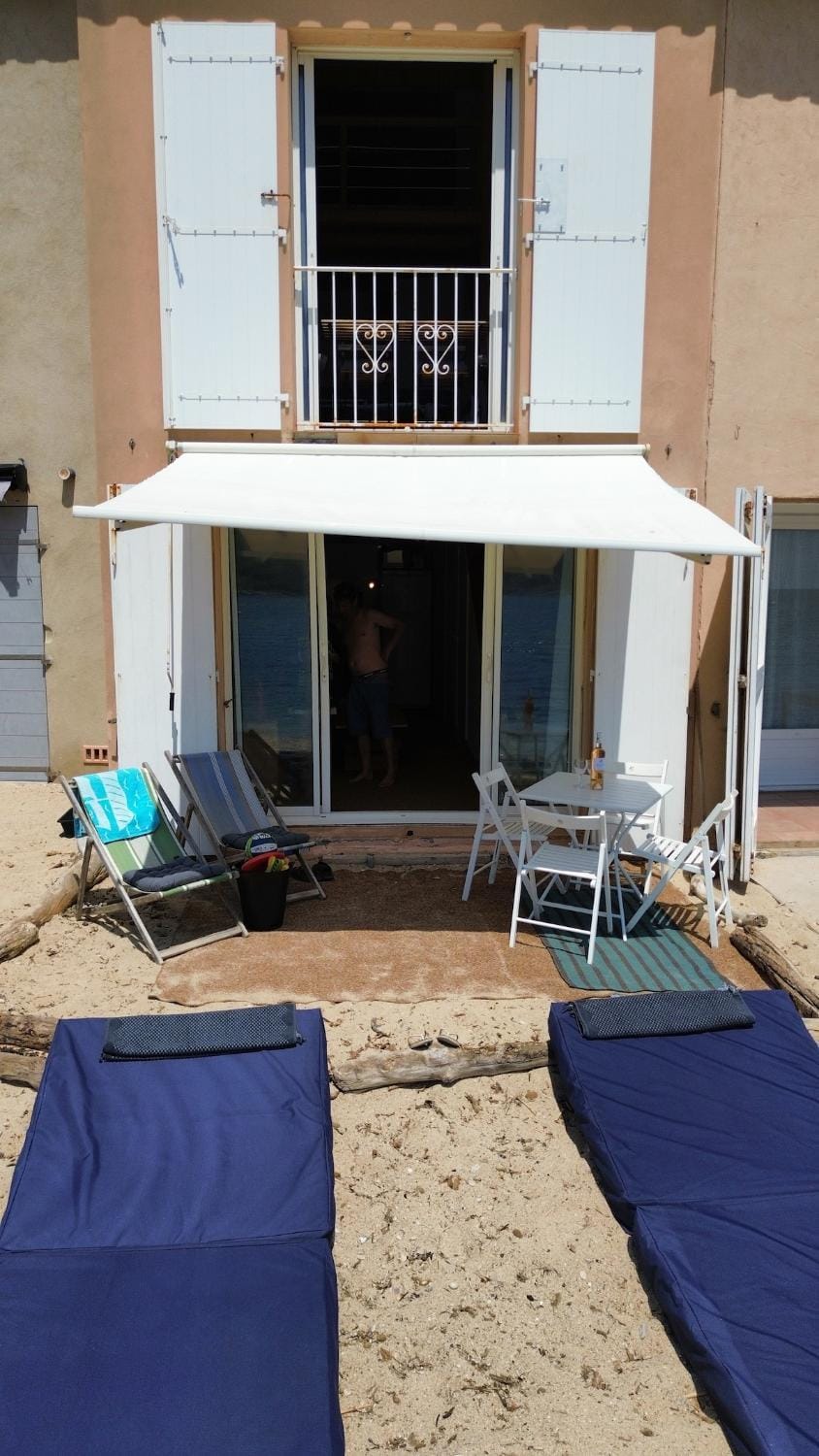 Property building, Day, sunbed