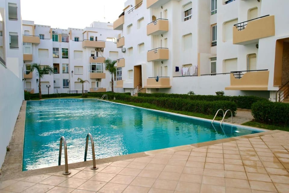 Property building, Day, Swimming pool