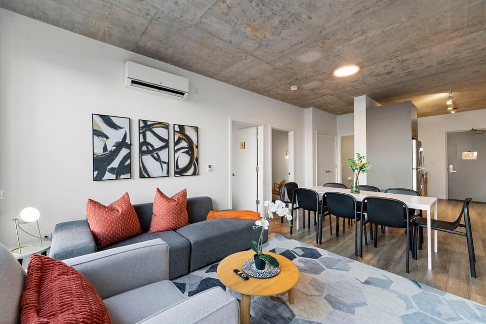 Living room, Seating area, Dining area, air conditioner