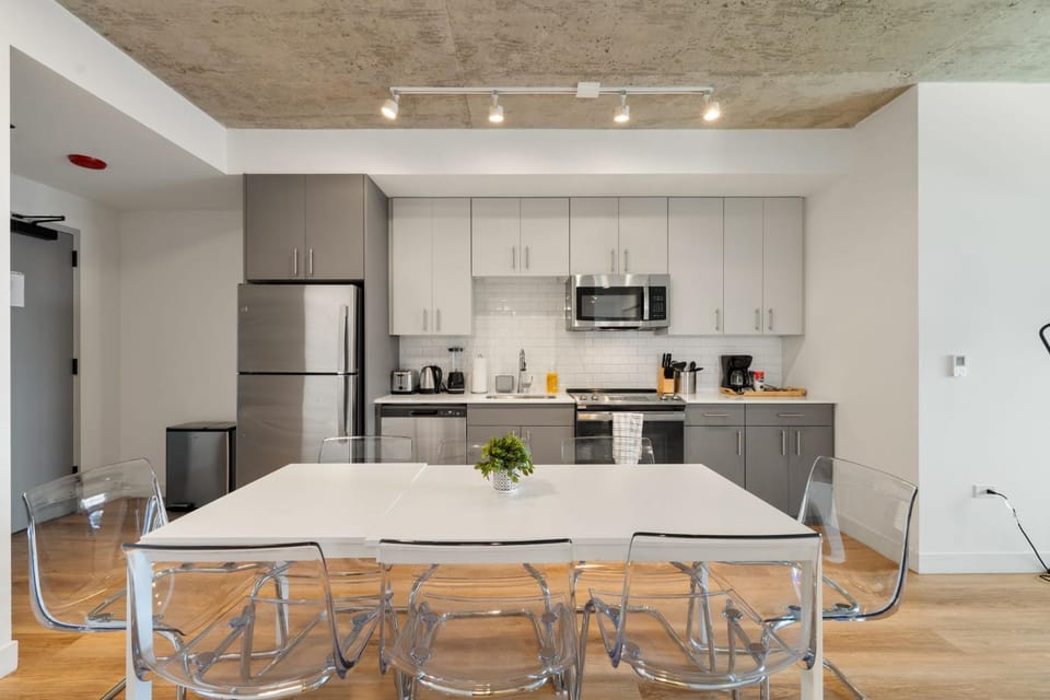 Kitchen or kitchenette, Dining area, dishwasher, stove, kitchen