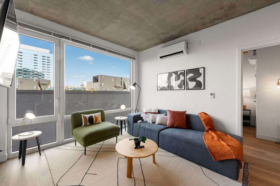 Living room, Seating area, air conditioner