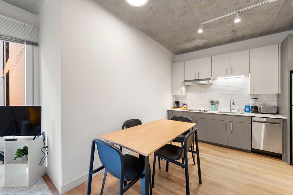 Kitchen or kitchenette, Dining area, dishwasher, kitchen