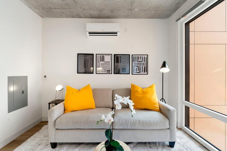 Living room, Seating area, air conditioner