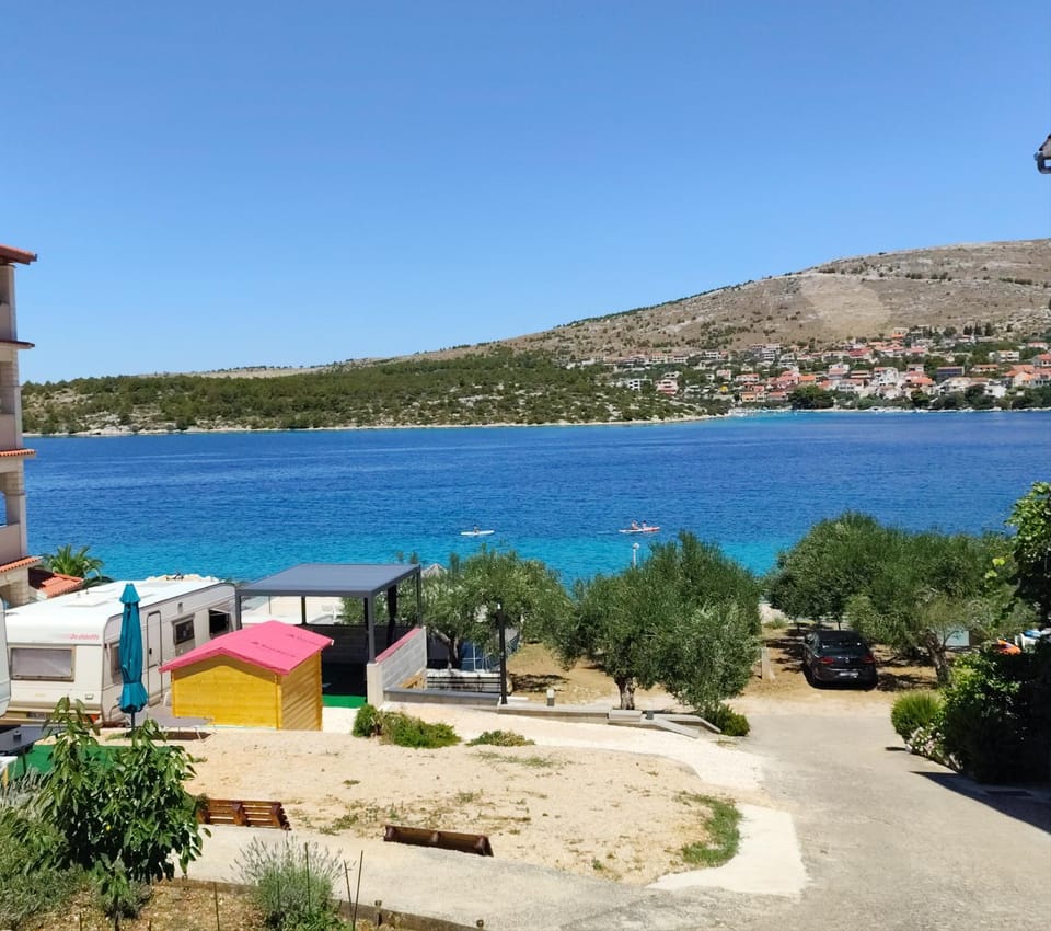 Caravan with private toilet and kitchen Apartment in Šibenik-Knin County, Croatia