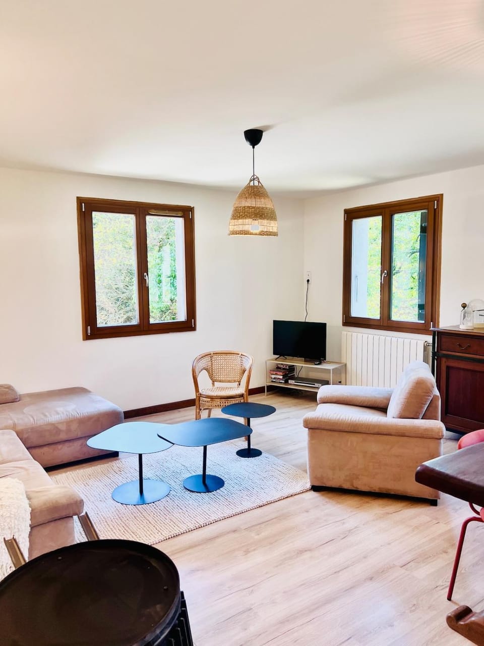 Communal lounge/ TV room, TV and multimedia, Living room, Seating area, Evening entertainment