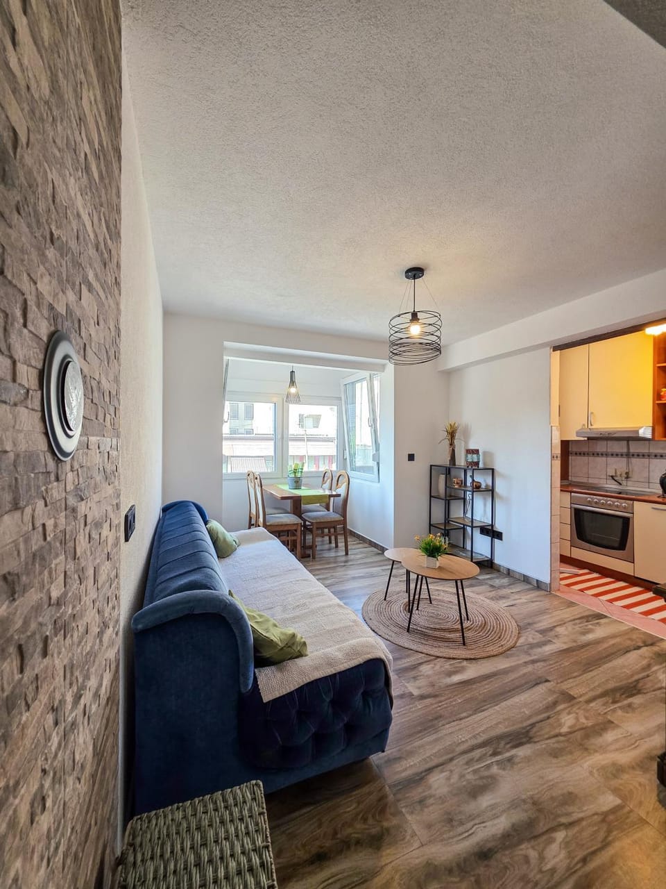 Kitchen or kitchenette, Living room, Seating area, Dining area
