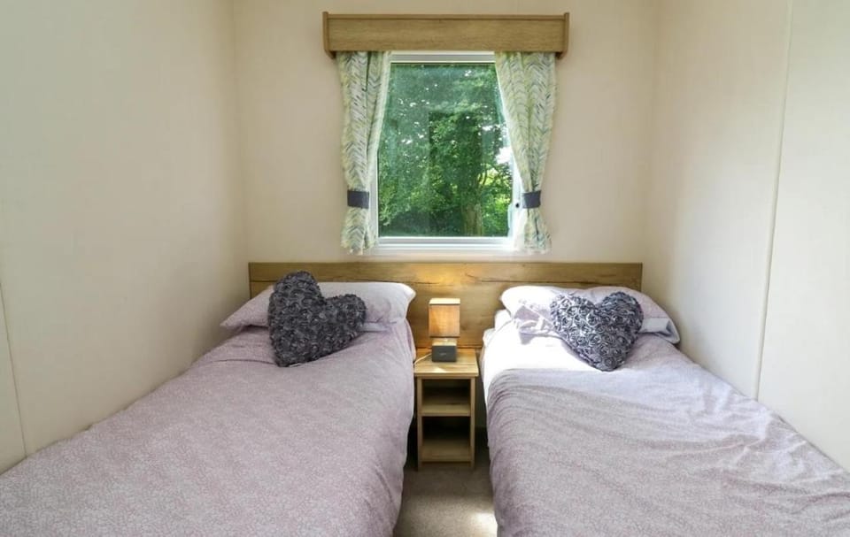 Caravan 6 - Blackmoor farm near tenby Apartment in Amroth
